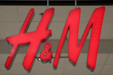 H&M и CEEK показали концепт первого магазина в метавселенной